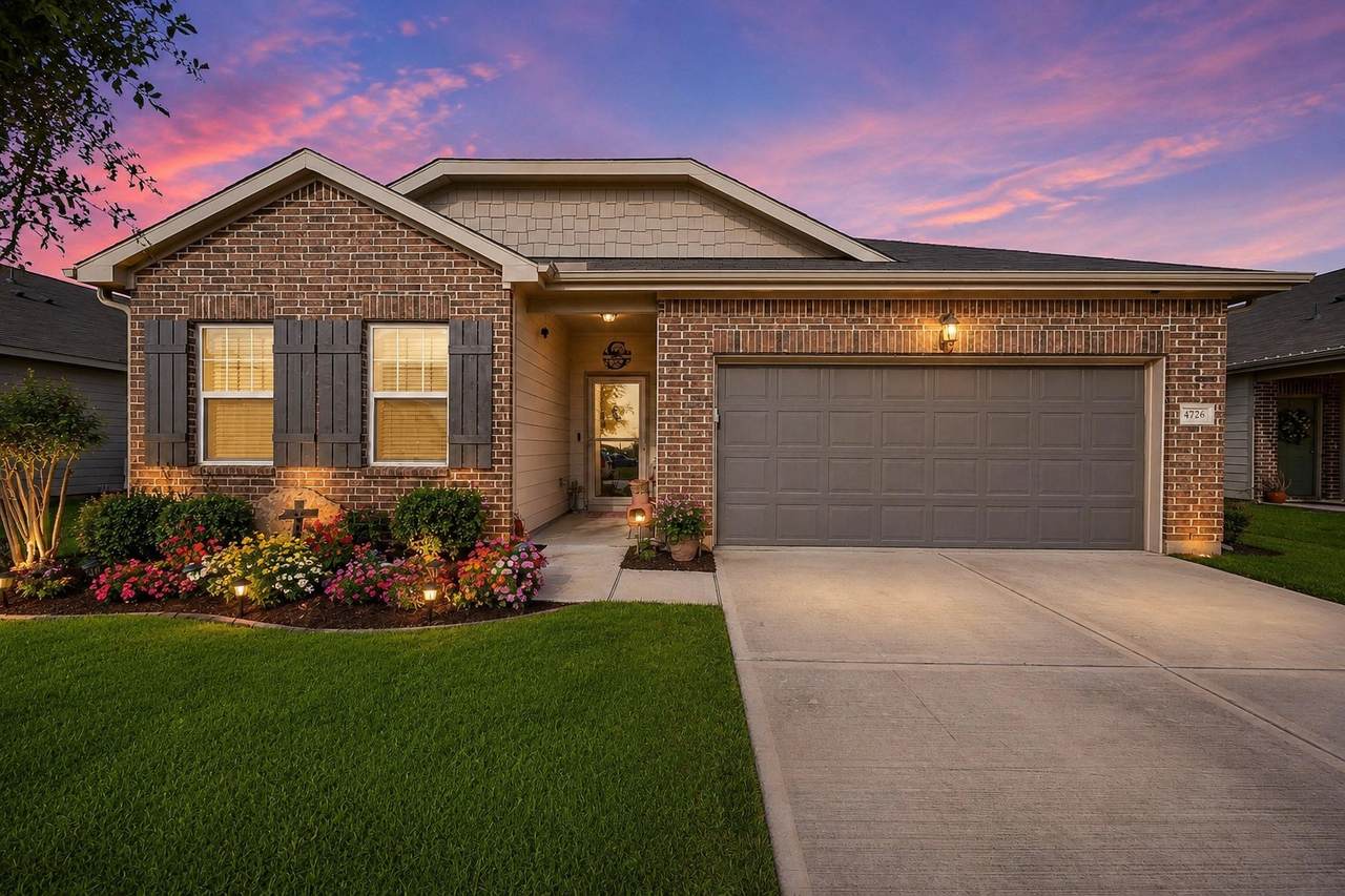 4726 Highland Crest Drive - Photo 1