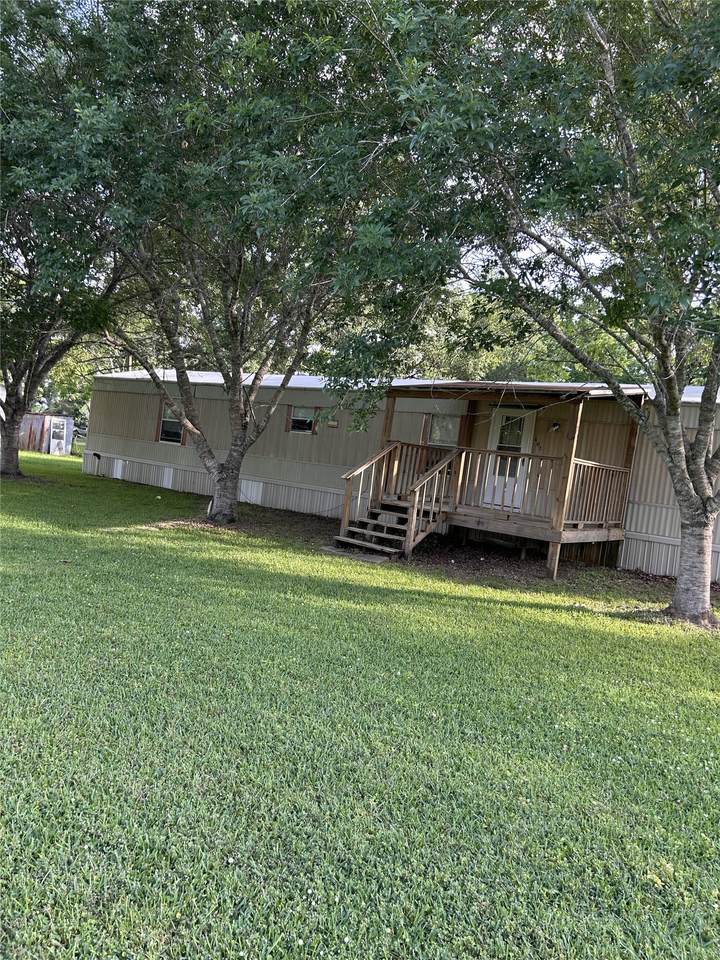 405 Velasco Street - Photo 1