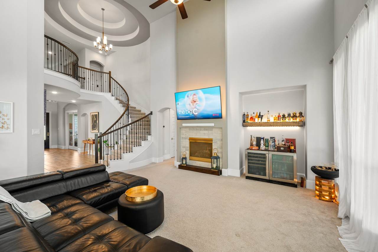 2723 Camellia Avenue - Photo 1