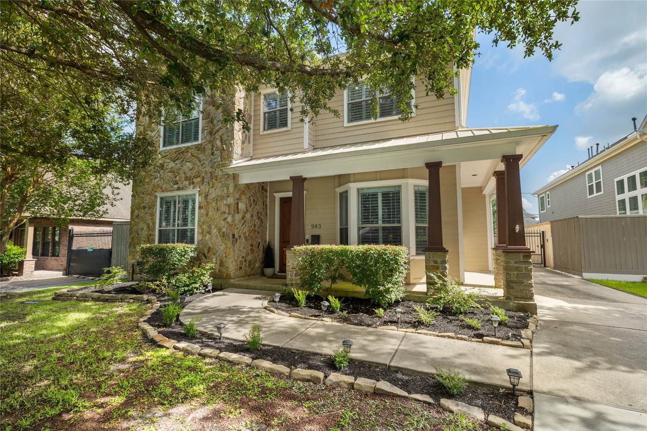 983 42nd Street - Photo 1