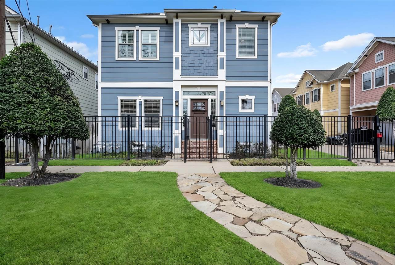 1715 24th Street - Photo 1