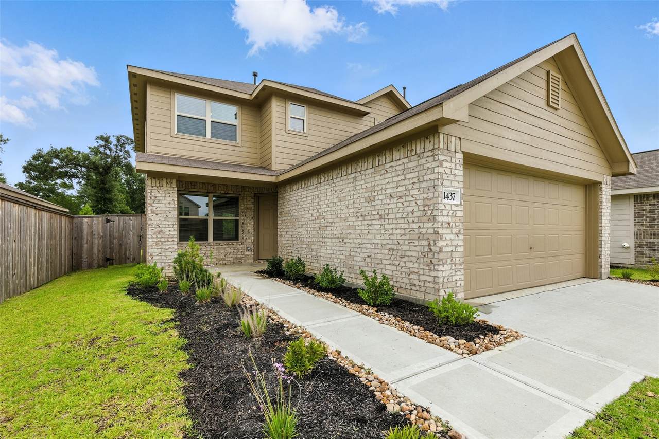 1437 Las Cuevas Drive - Photo 1