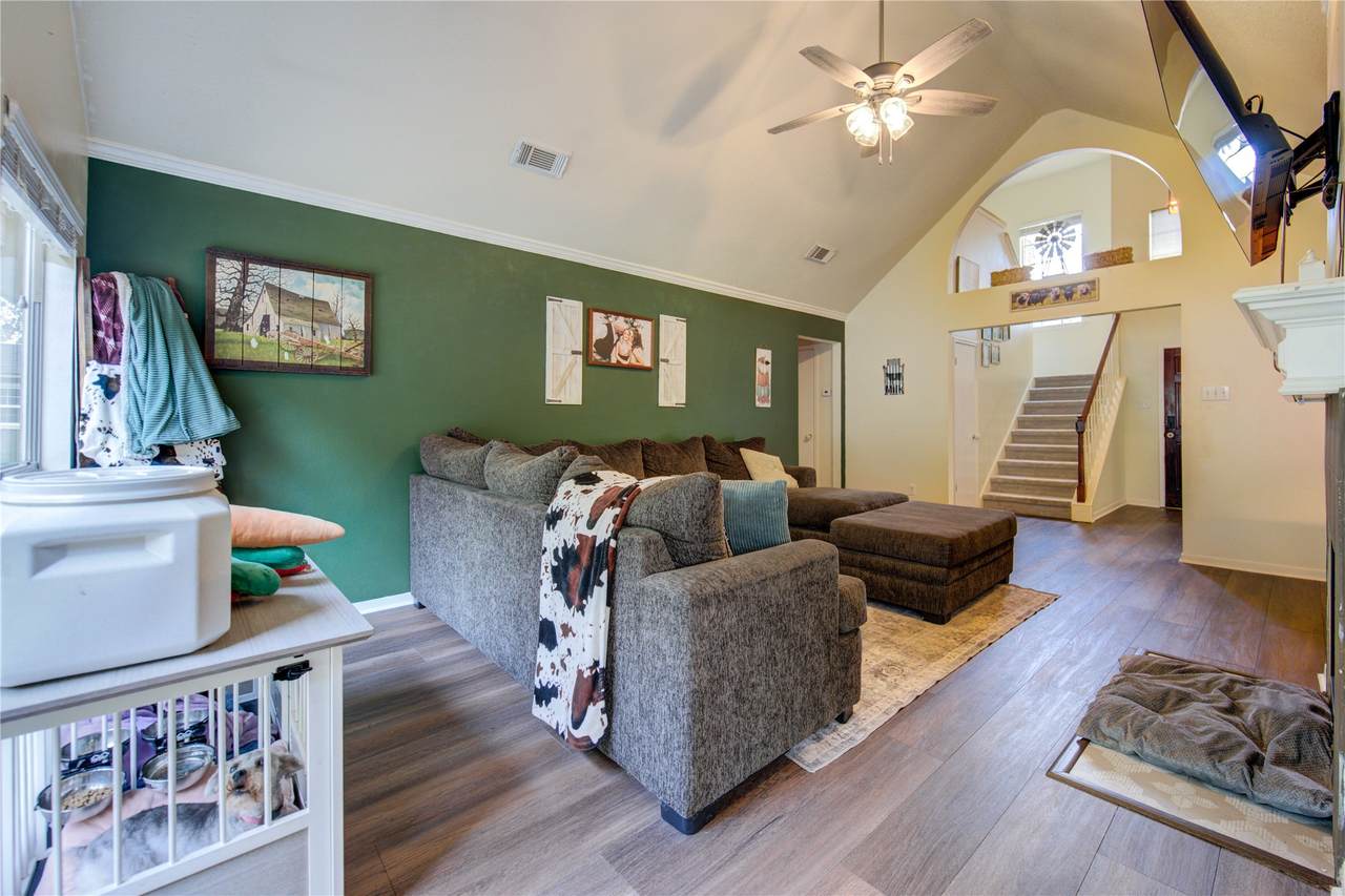 3810 Westglen Drive - Photo 1