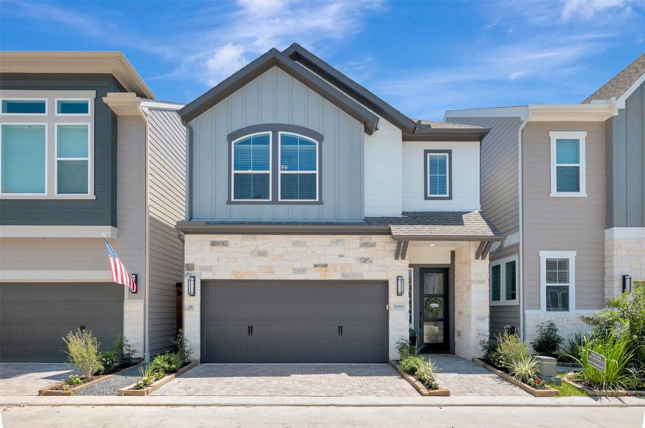 16043 Hayes Park Drive - Photo 1