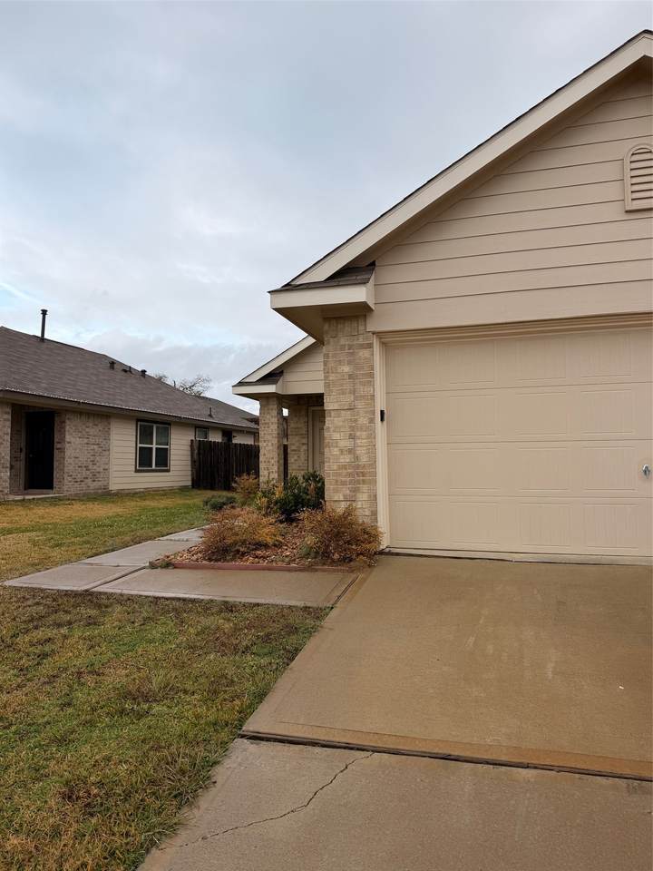 11110 Lake Mist Lane - Photo 1