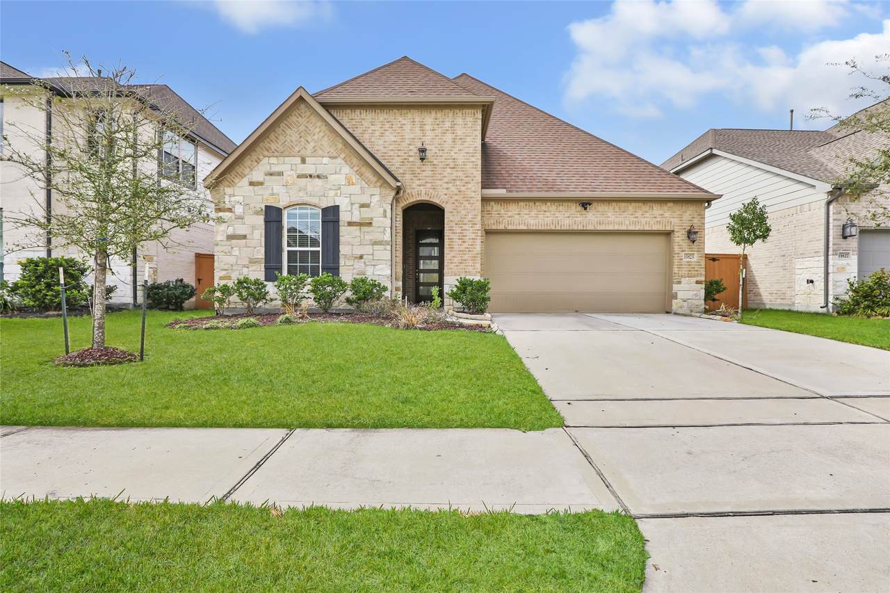 15823 Donham Green Lane - Photo 1