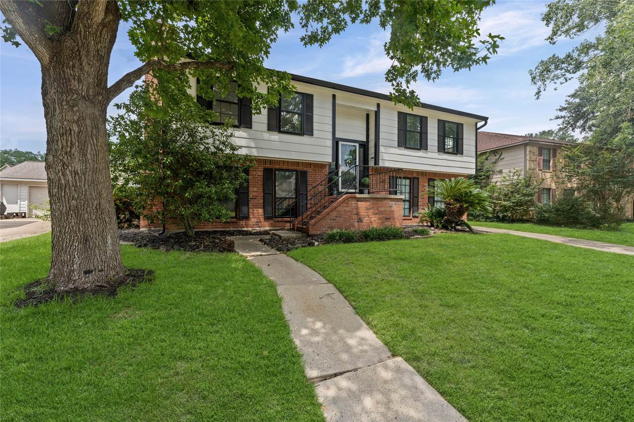 15819 Maple Manor Drive - Photo 1