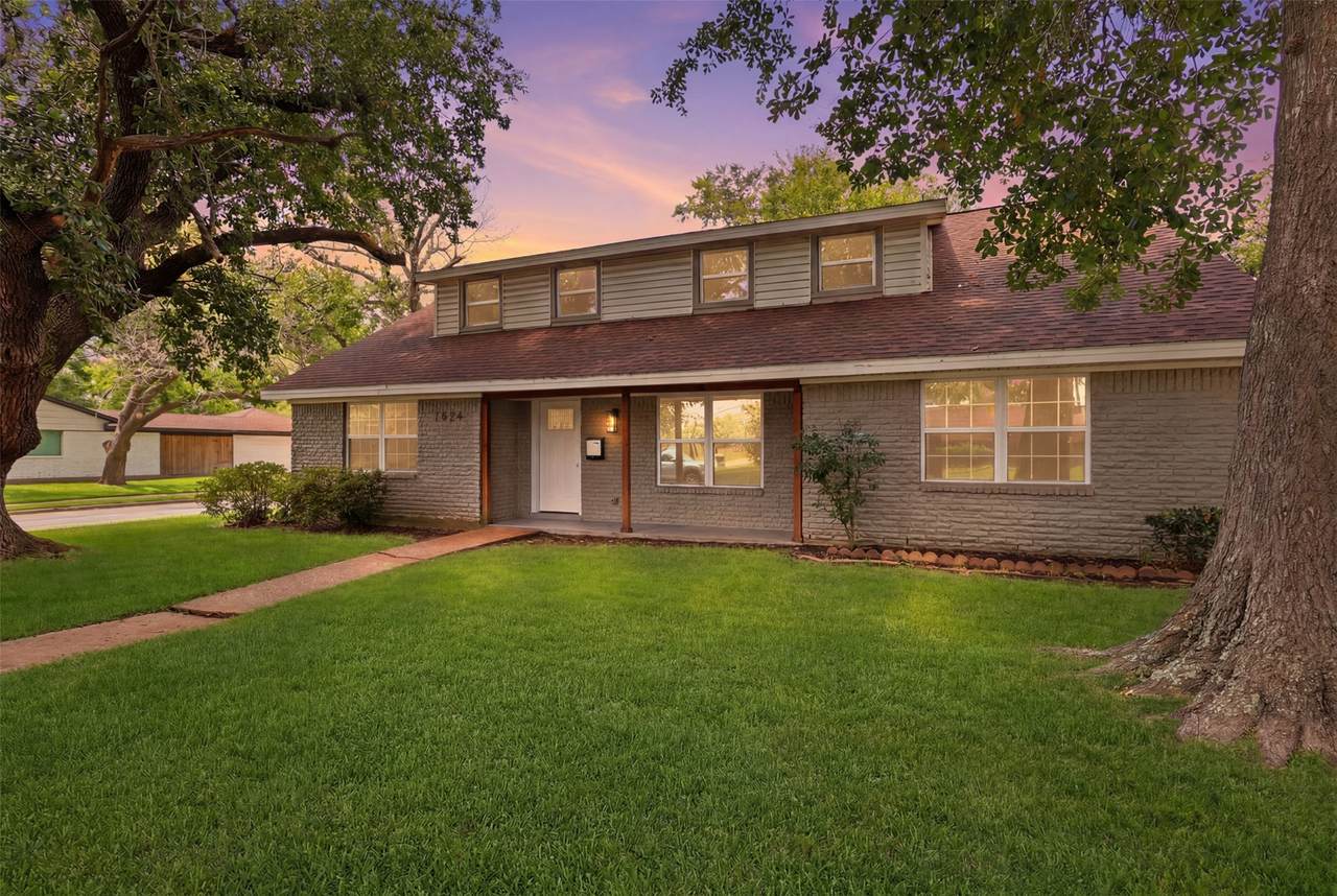 7826 Twin Hills Drive - Photo 1