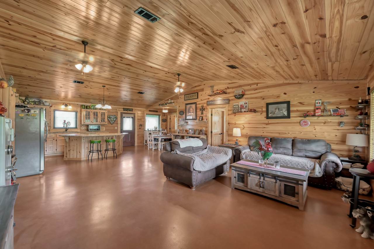 130 Raleigh Circle - Photo 1