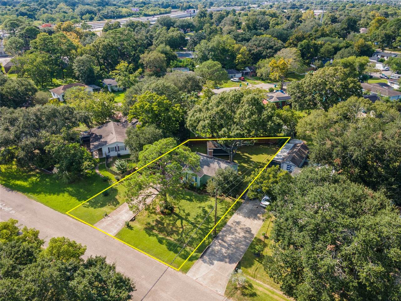 2808 Magnolia Drive - Photo 1