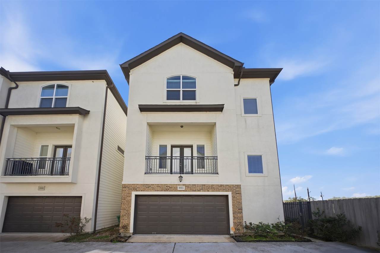 880 Wakefield Drive - Photo 1