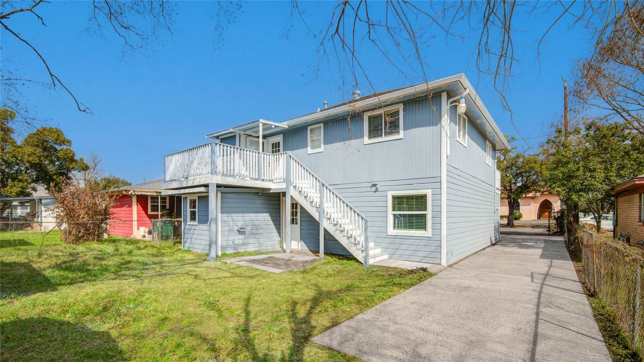 4909 Cochran Street - Photo 1