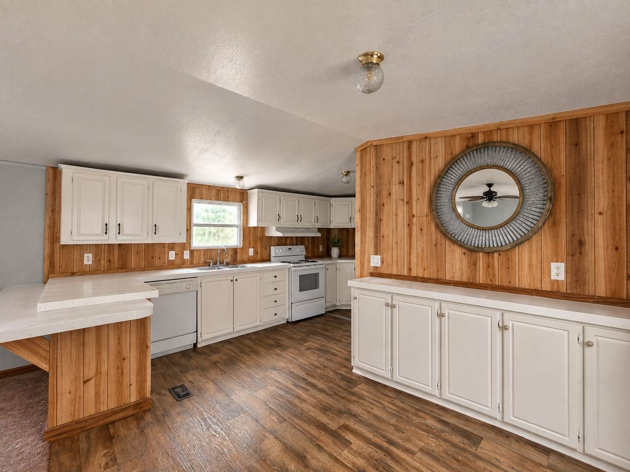 309, 331, 344 Holmes Road - Photo 1
