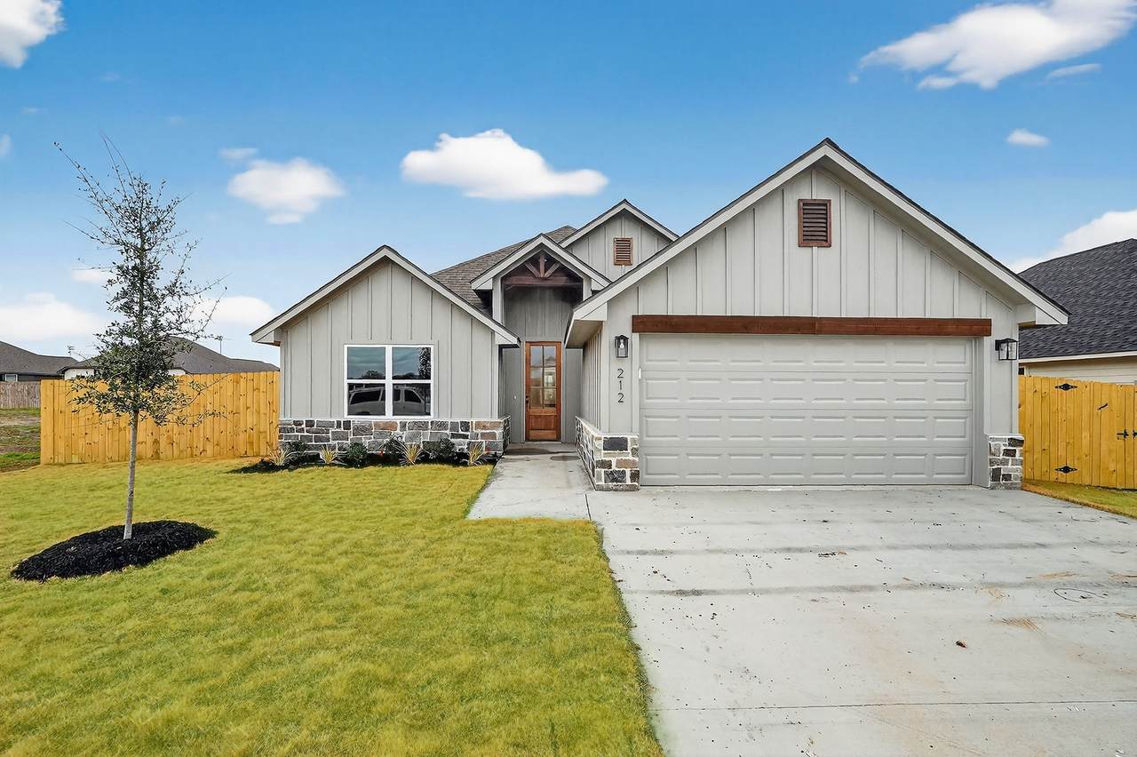 212 Orchard Cove - Photo 1