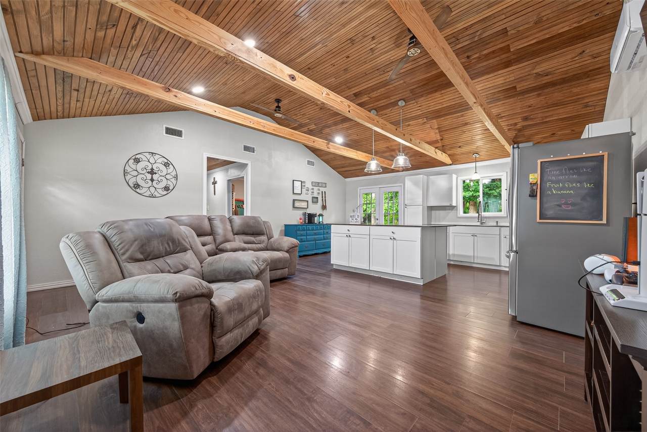 241 Quail Creek Drive - Photo 1
