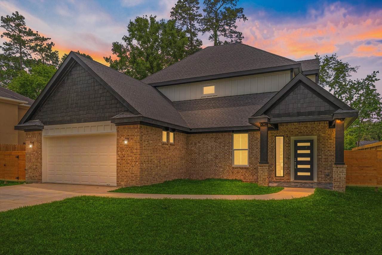 1521 Glen Oak Drive - Photo 1