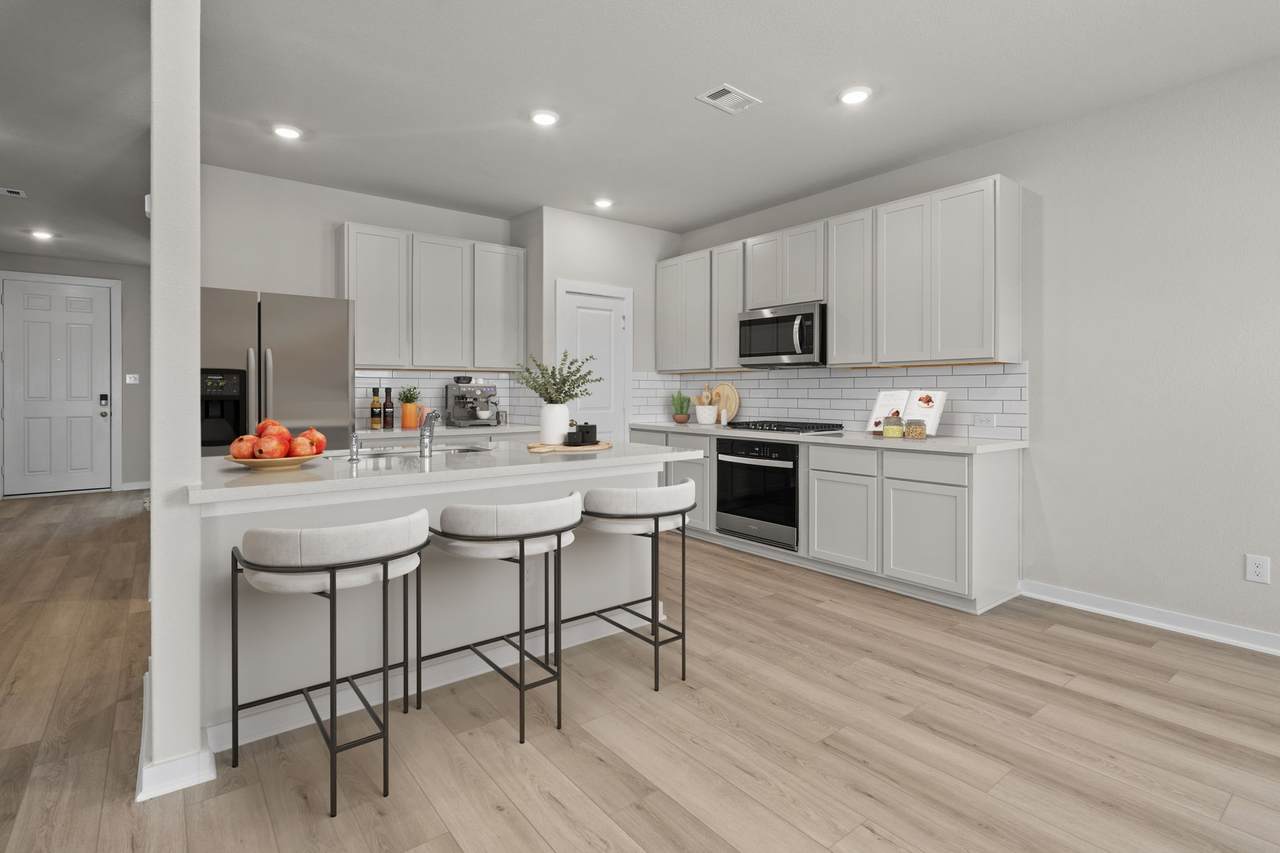 2425 East Heritage Drive - Photo 1