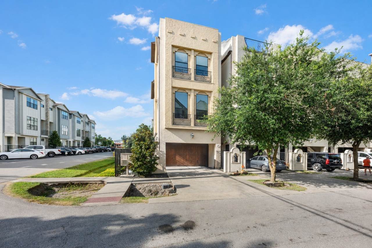 1102 15th 1/2 Street - Photo 1
