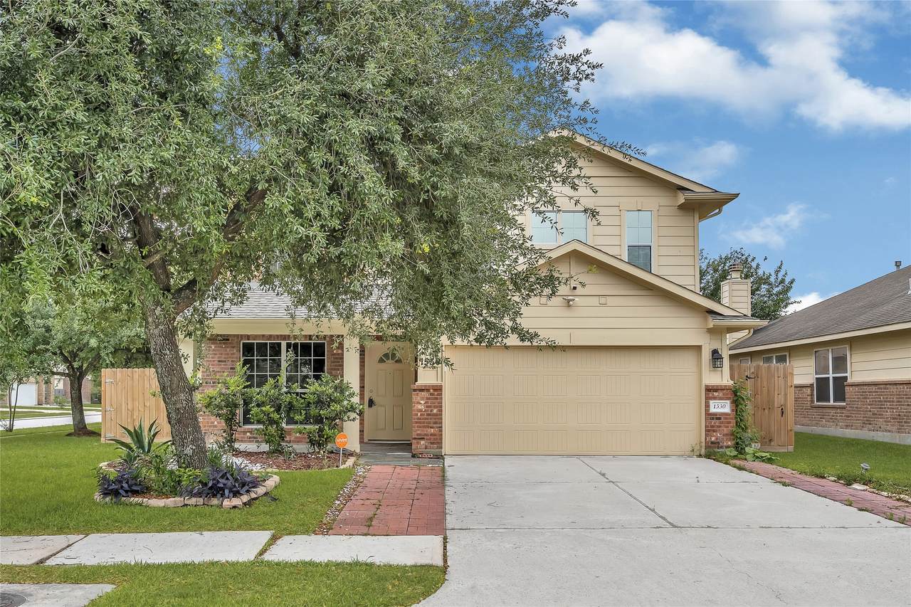 1530 Lochstone Drive - Photo 1