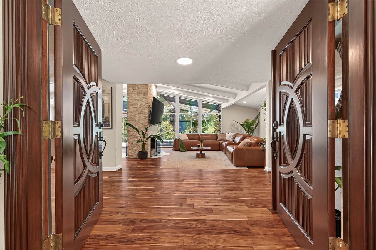 514 Shadowbend Avenue - Photo 1