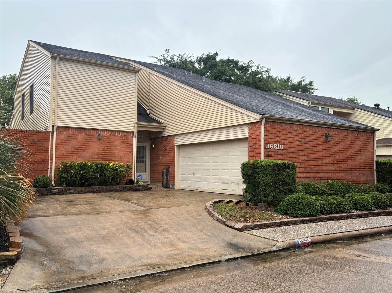 16610 Bentshire Way - Photo 1