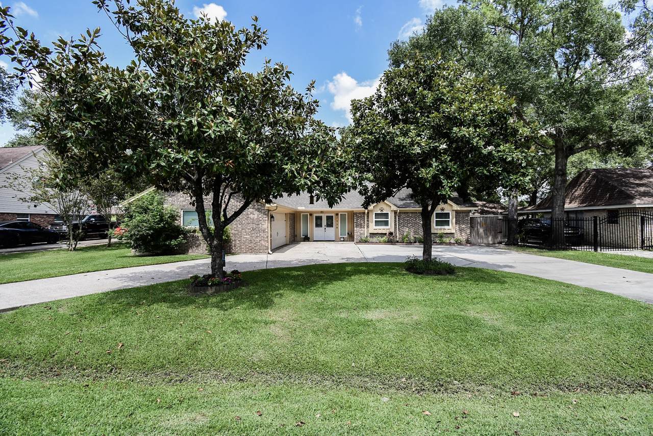 718 River Plantation Drive - Photo 1