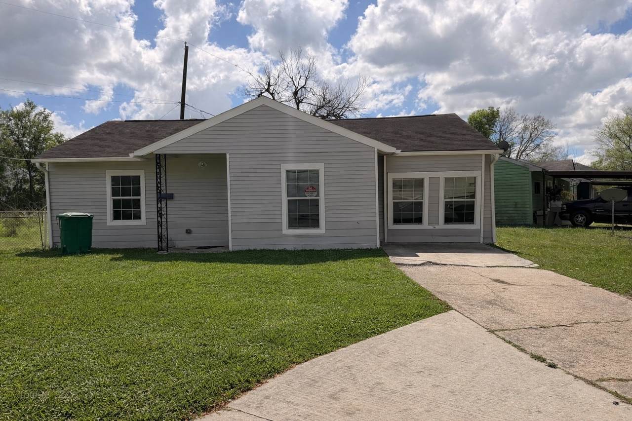 6103 Sherwood Drive - Photo 1