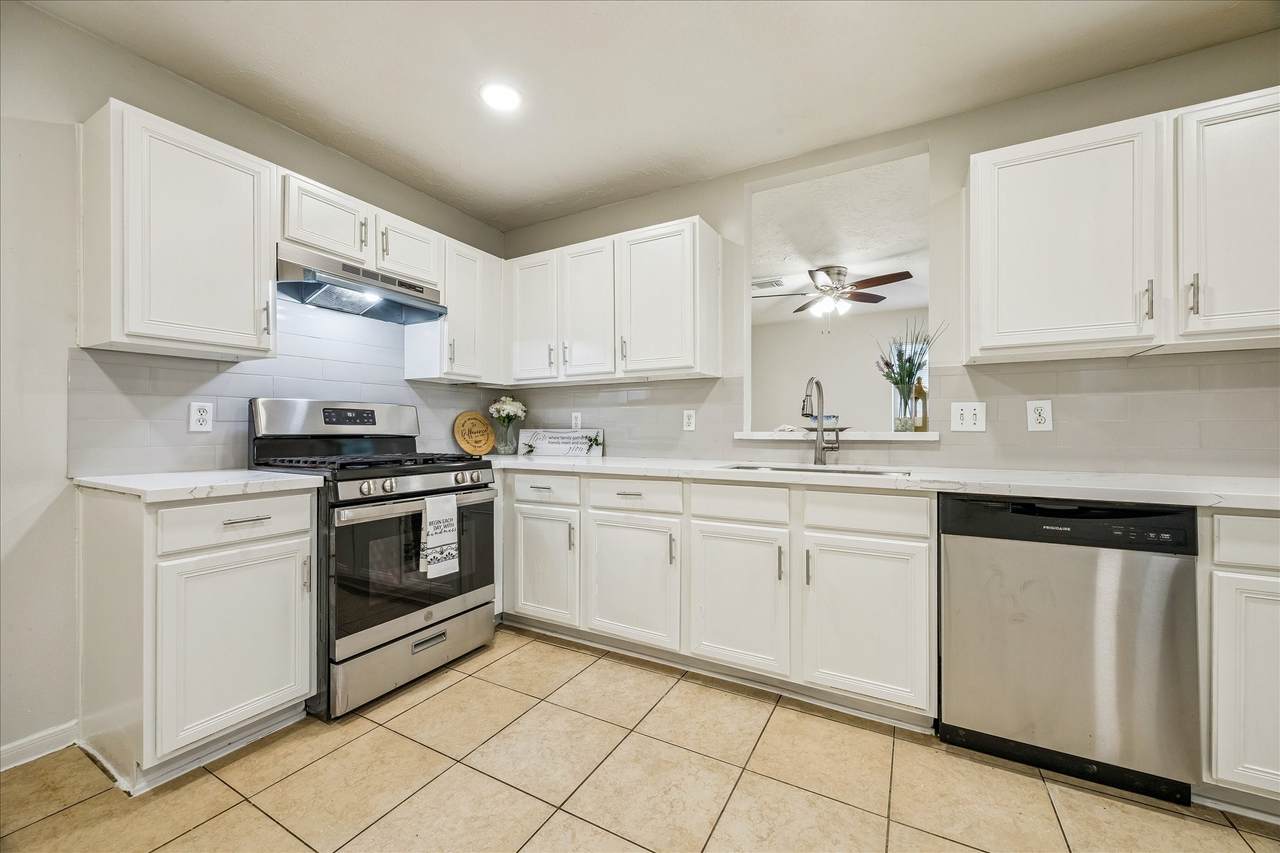 5239 Sugar Bush Drive - Photo 1
