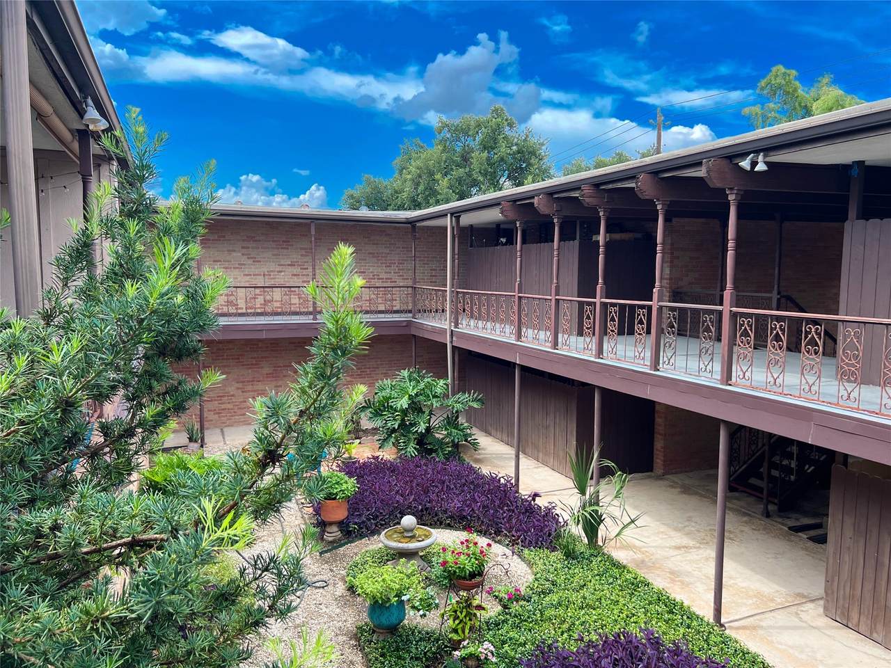 2516 Commonwealth Street - Photo 1