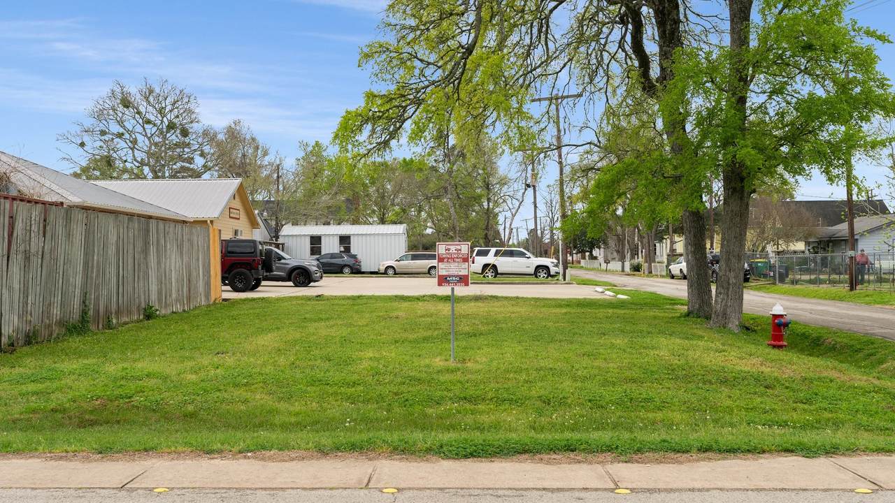 202 Pond Street - Photo 1