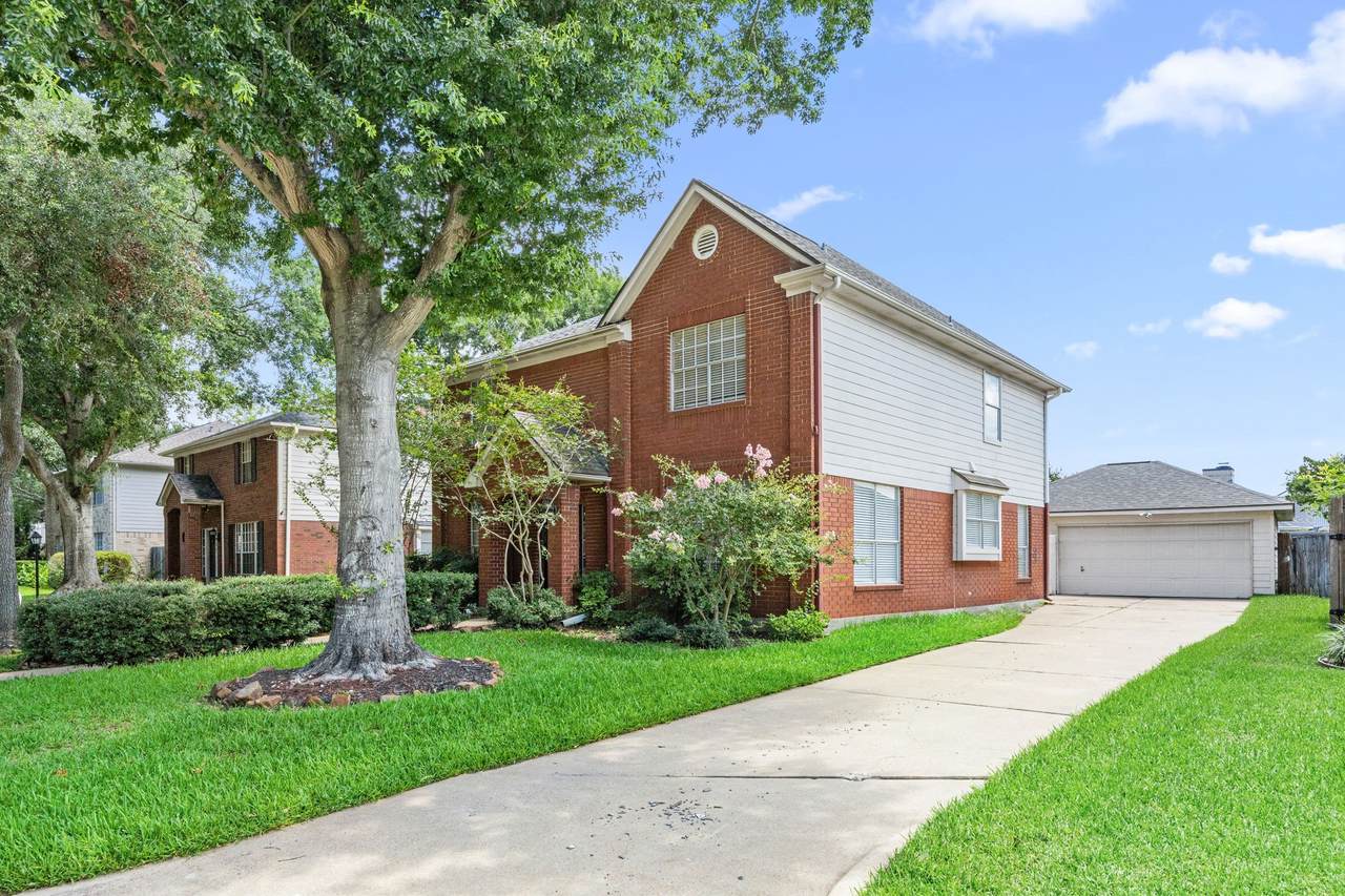 211 Aberdeen Street - Photo 1