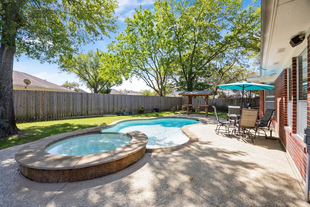 9907 Therrell Drive - Photo 1