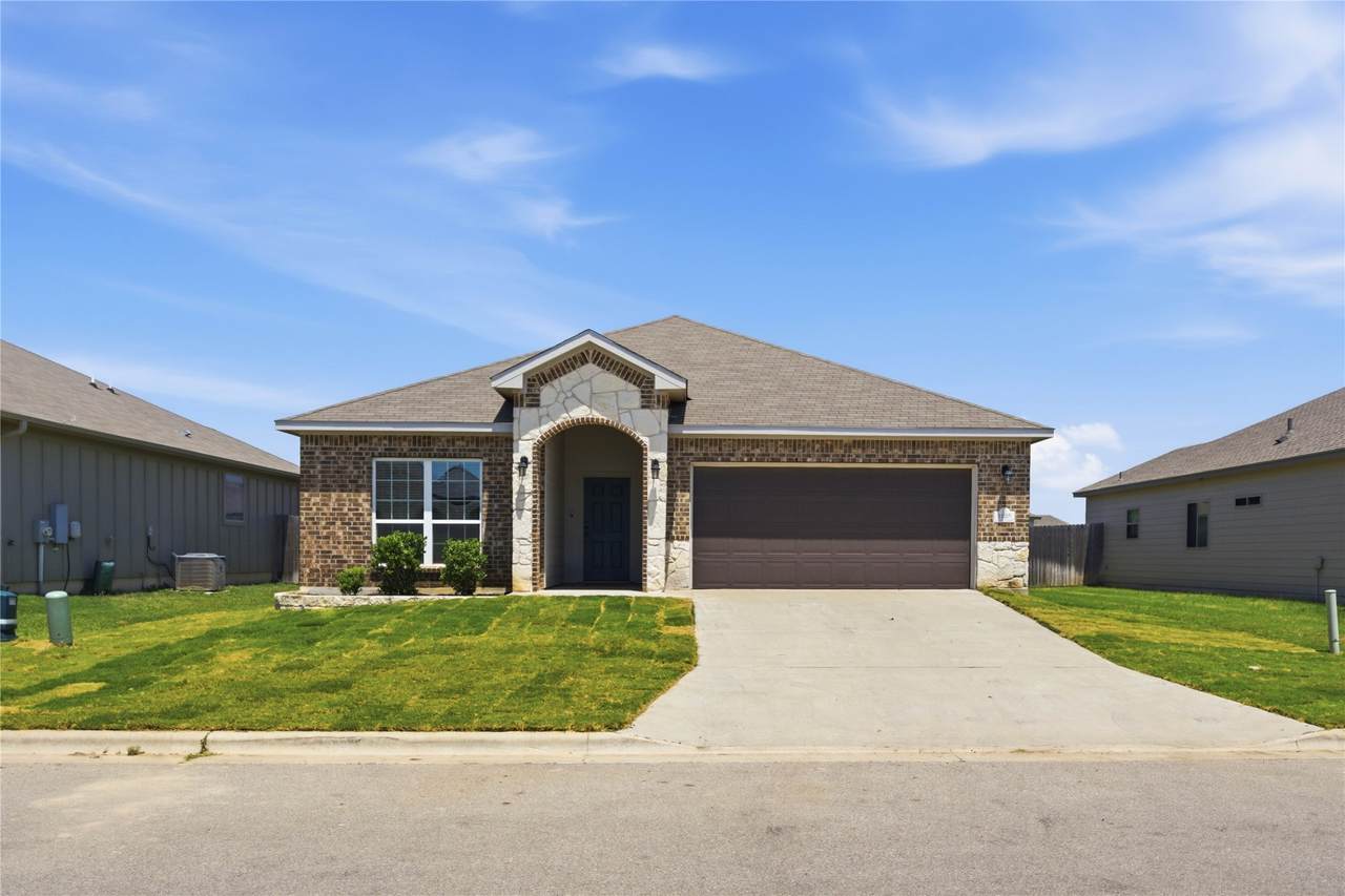 1125 Lakeway Crossing Drive - Photo 1