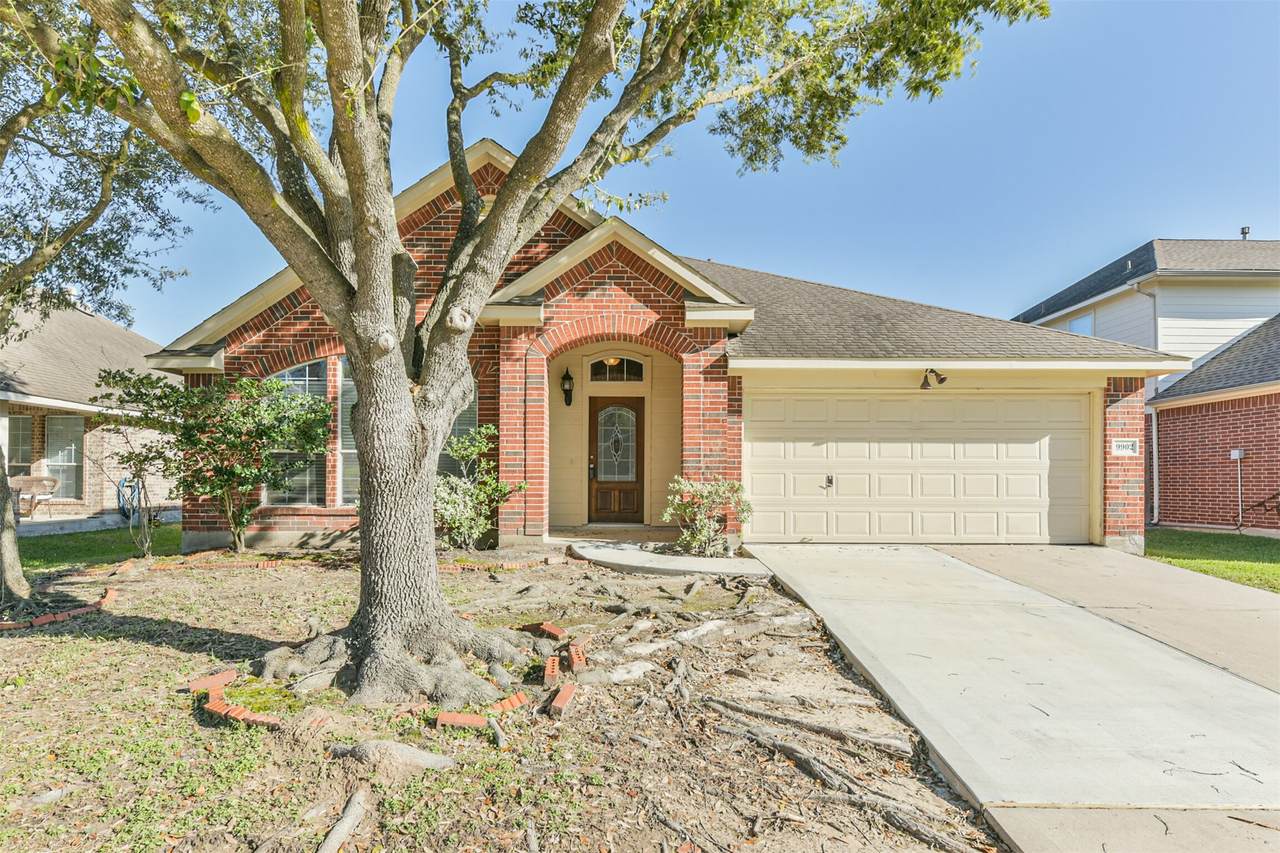 9902 Memorial Crossing Drive - Photo 1