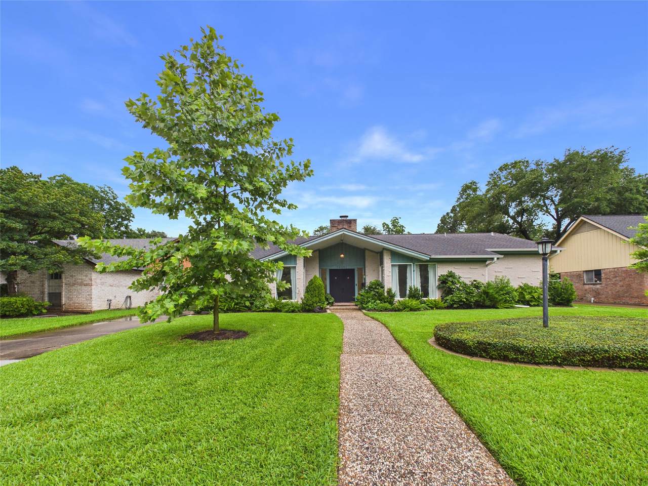 18591 Martinique Drive - Photo 1
