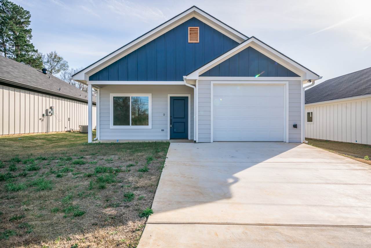 390 Alexander Street - Photo 1