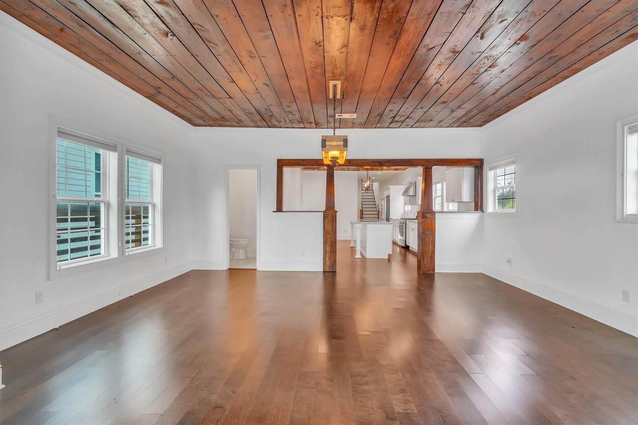 2405 Keene Street - Photo 1