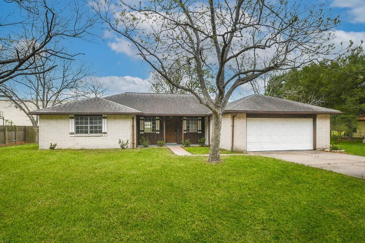 208 Willow Street - Photo 1