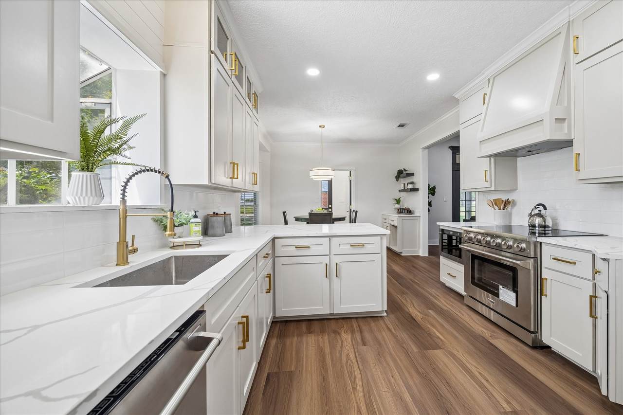 15415 Skyhawk Lane - Photo 1