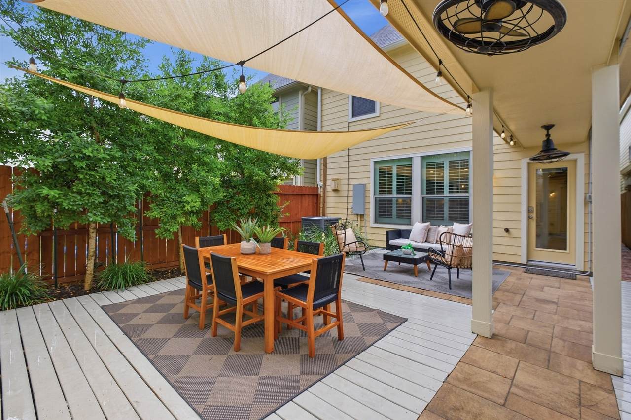 233 26th Street - Photo 1