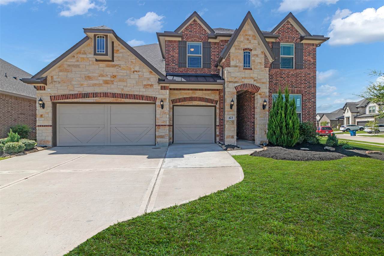 423 Round Top Street - Photo 1