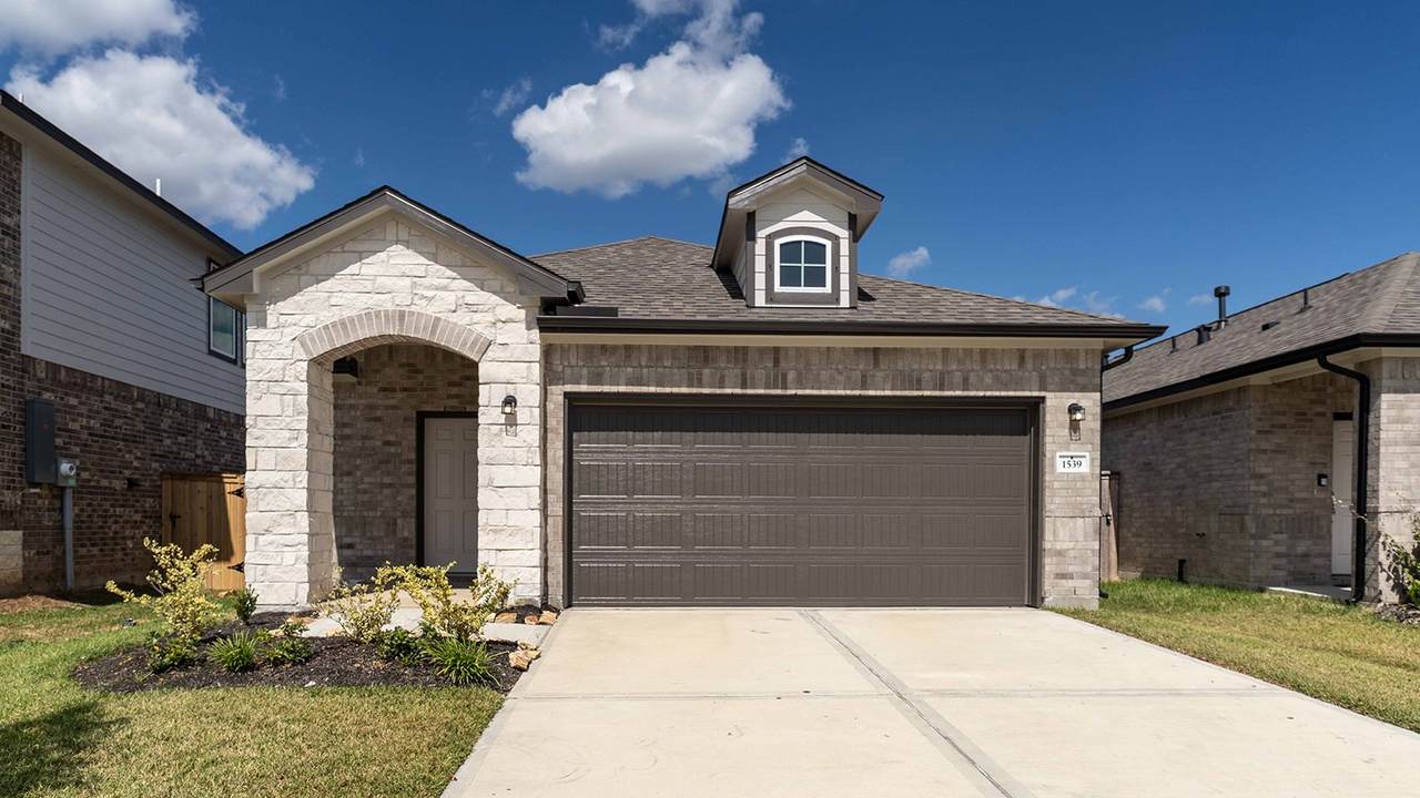 1539 Windrose Bend - Photo 1