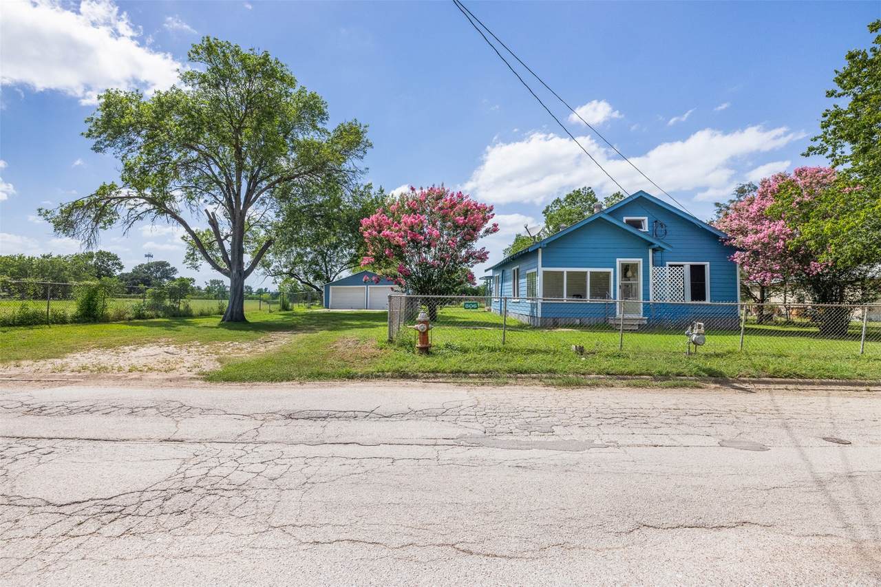 806 Plum Street - Photo 1