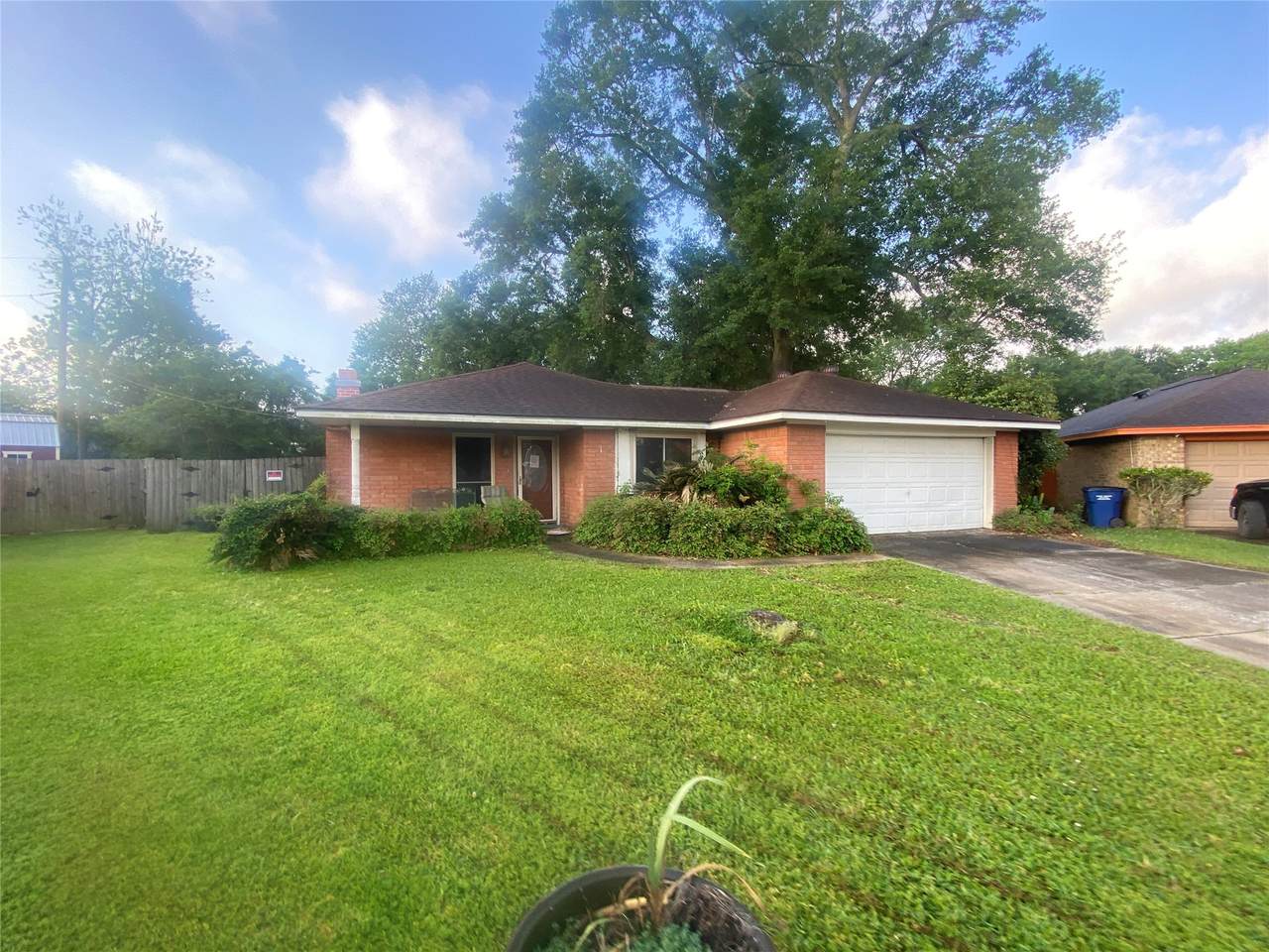 718 Westbury Street - Photo 1