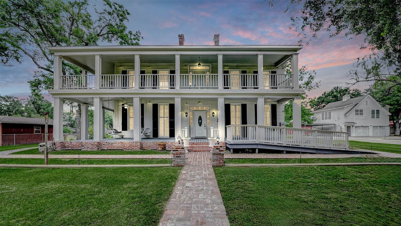 902 Richmond Parkway - Photo 1