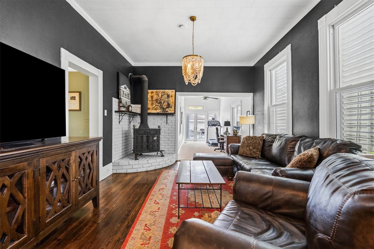 3826 Avenue O 1/2 - Photo 1