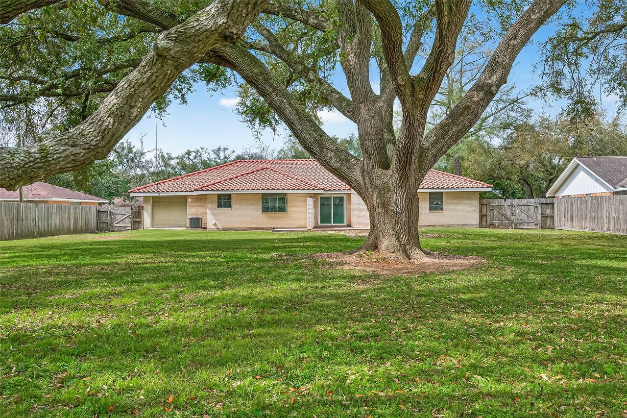 5607 Avenue M 1/2 - Photo 1