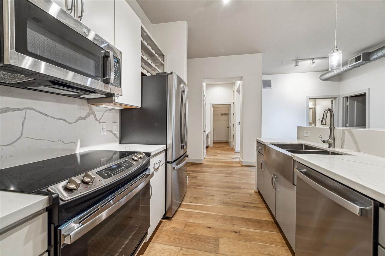 1901 Post Oak Boulevard - Photo 1