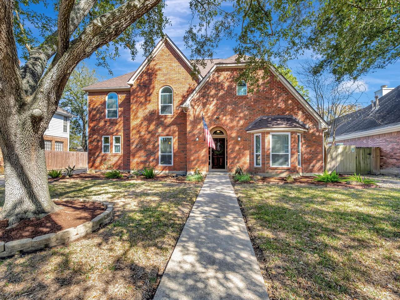 714 Crestwood Drive - Photo 1