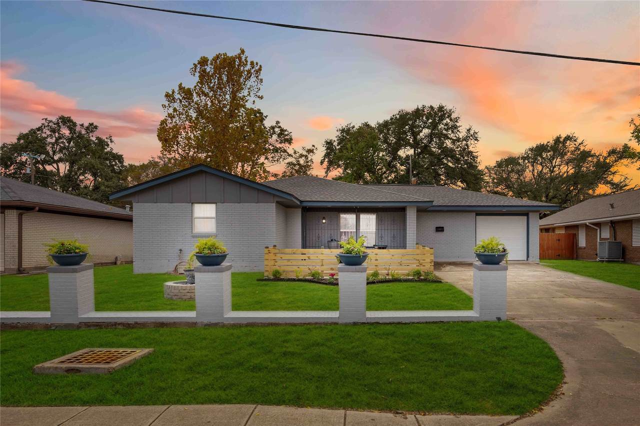 1115 25th Avenue - Photo 1